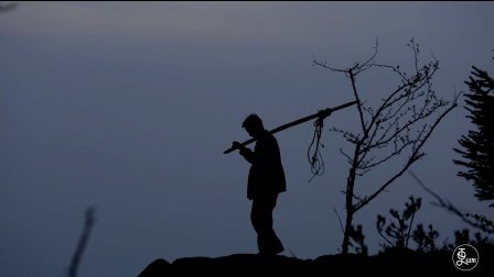 二更视频 千年前的货物想上山顶全靠他 611