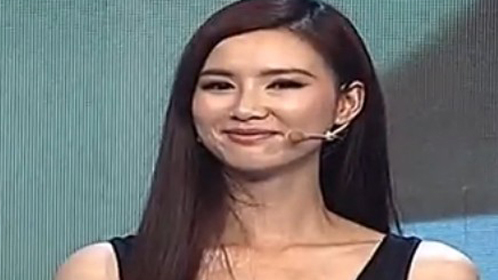 挑战名人墙 性感超模火辣来袭主持人现场失控