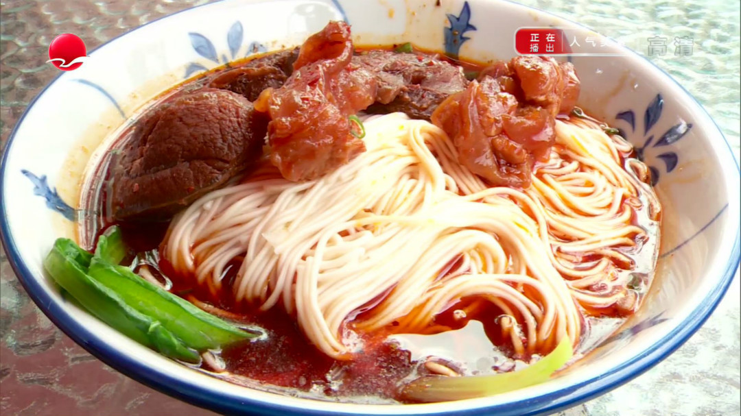 人气美食 合川路重庆牛肉面 自制辣椒靠“听声音”？