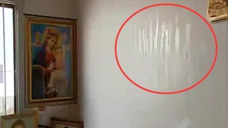 屋子的墙壁冒出神秘液体 有治愈能力？