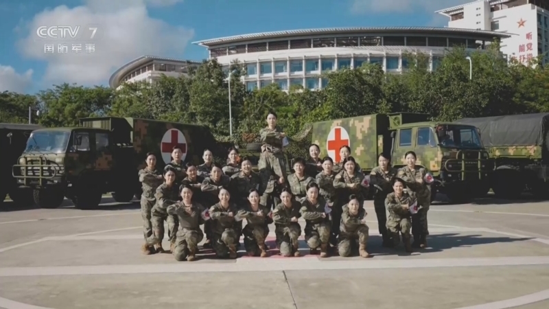 《国防微视频-军歌嘹亮》 20260512 《闪光的青春闪光的梦》