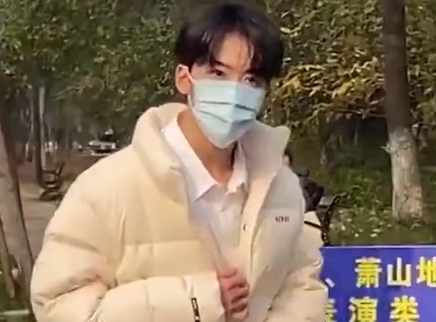 何洛洛参加艺考被偶遇