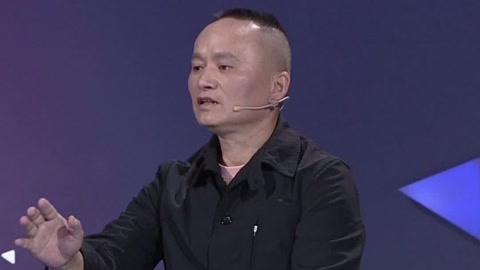 两代人育儿观念碰撞 父亲强推育儿视频儿子不买账