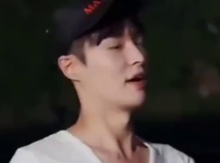 娱乐新鲜爆 张艺兴为孩子准备烟花
