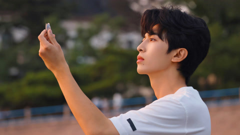 赵小童爱上啤酒海的泡沫 聆听强麦扎根青岛的酿造人生