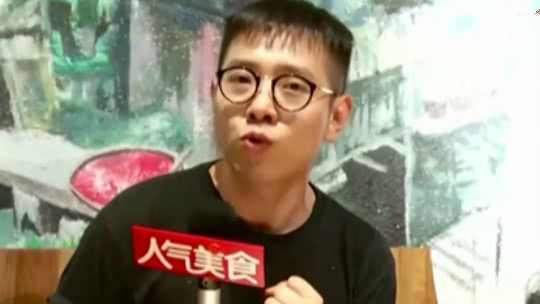 人气美食 阳曲路本帮面 一次加四个浇头不稀奇