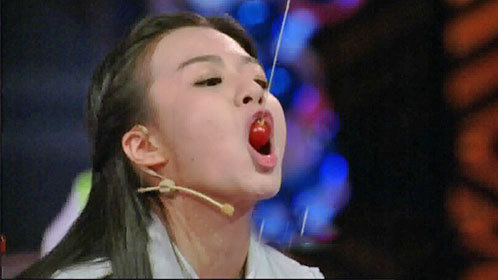 芝麻开门【央视】 南大VS浙大：妹子自带特效倒下也要妹妹的