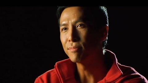 凹凹撩电影 两分钟带你感受“甄氏”动作风格的最大魅力《导火线》