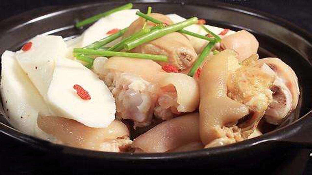 美&middot;食 炖猪蹄时加上它，美容去皱又补肾，营养翻倍