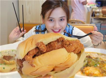 密子君 密子君24小时逛吃澳门百年蛋挞
