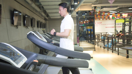 跑步机不是这样练的，不减脂反而伤身体，来看下刘教练正确教学