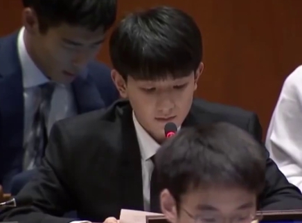 不普通青年 王源联合国青年论坛英文发言