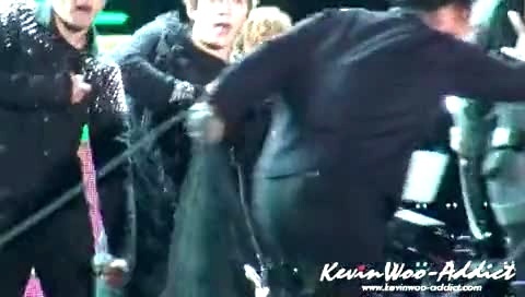 IU kiss&cry 好欺负吗 亚洲音乐节 主Kevin 饭拍版 11/10/15-U-Kiss (UKiss)
