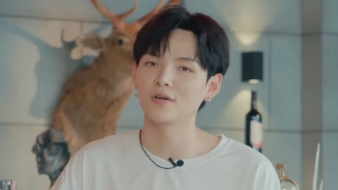随意酒吧 朱星杰回应选秀届“老司机”质疑 钻石男孩表演吞硬币