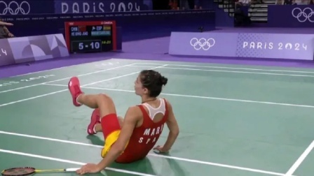 马林的哭声全世界都听到了 何冰娇第一时间上前安慰