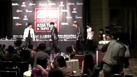 2PM 2PM HANDS UP ASIA TOUR In Taipei 2011 Part1-2PM