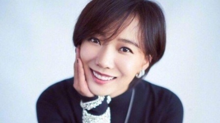 体育show 37岁王珞丹私下练普拉提被拍 穿健身衣显完美曲线