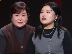 离异后独自承担抚养重任 与养母感人至深的故事