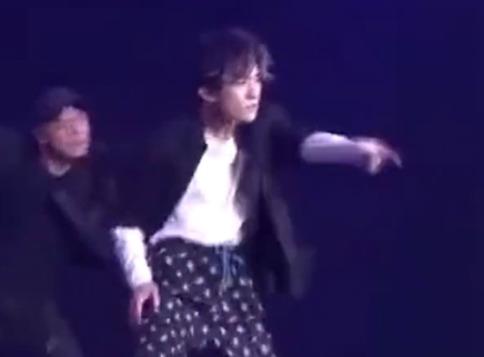 娱乐新鲜爆 易烊千玺的舞蹈也太帅了吧！