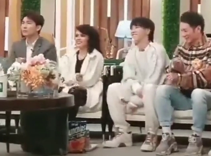 歌手多看点 2018 了解一下《歌手》架子鼓兴趣班