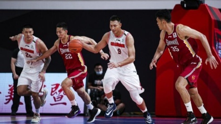 王者归来！易建联时隔422天回归CBA赛场砍14+6
