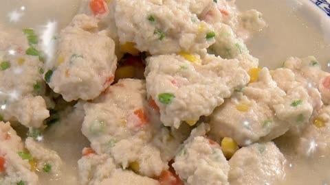 椰子鸡肉嫩汤鲜 沙拉油条虾解腻爽口