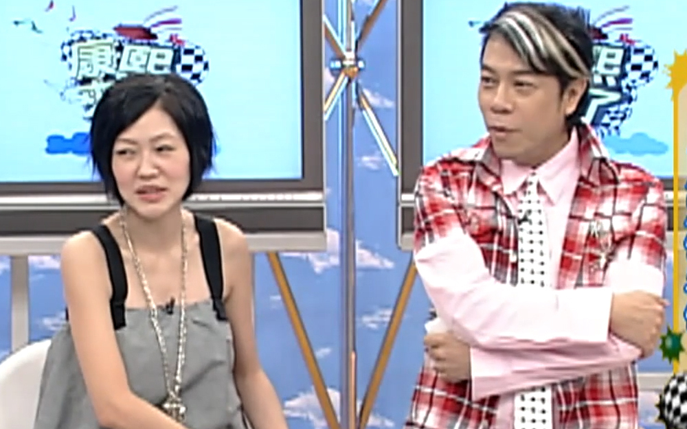 艺人饭馆写歌招粉丝