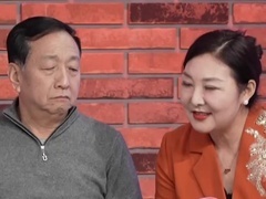 女嘉宾落泪讲述坎坷人生 为还债嫁陌生人