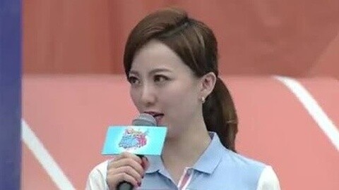 男生女生向前冲 美女心态超好拿到冰箱