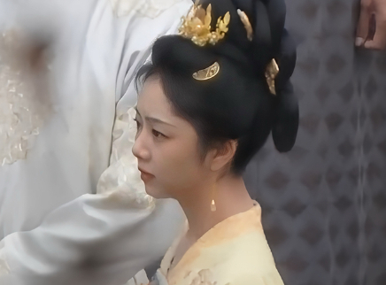 芒果捞星闻 2023 谭松韵《蜀锦人家》曝哭戏路透