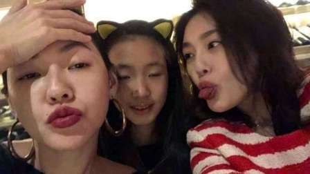土豆娱乐快报 2018 2月 大S女儿长大了 小玥儿背书包台北上学去