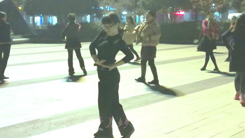 唱罢吹灯 简直醉了小媳妇魔性广场舞