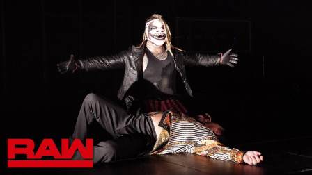 WWE RAW 2019 【RAW 08/19】杰瑞劳勒看情况不妙慌乱离场