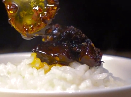 觅食迹 只余黑白的她 做出最红的酱