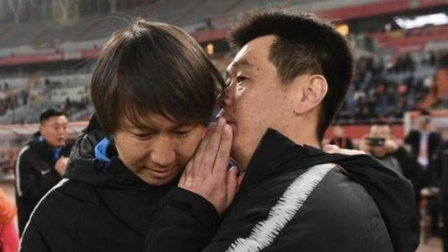 中国男足冲击2022世界杯 记者赵宇：李铁已与李霄鹏完成工作交接 国足明天正式恢复自由