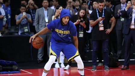 NBA热辣资讯 一个被篮球耽误的足球运动员！就库里这足球水平你给几分？