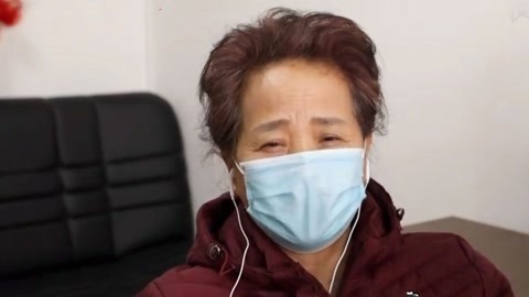 向前一步 胡同里的“守”与“助” 买菜成胡同居民麻烦