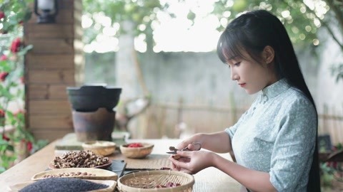 李子柒古香古食 快入冬了，做些阿胶糕暖身子！