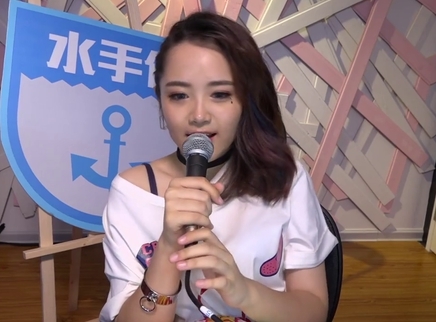 818超女聊天室 圈9闪闪大眼猛放童年回忆杀