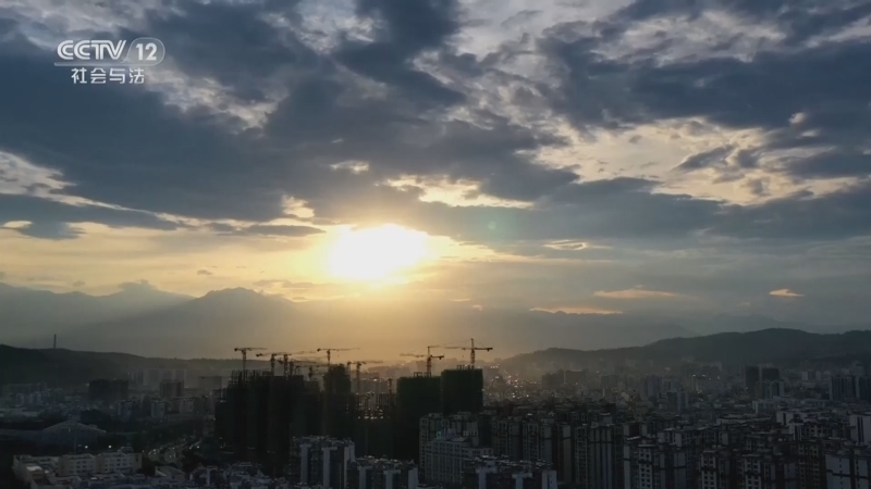 天网 《天网》 20230725 亮不起来的路灯