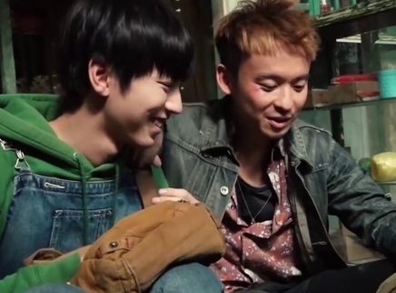 王俊凯迪丽热巴暖心之作？