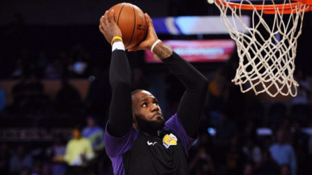 NBA热辣资讯 詹姆斯赛前秀扣篮！就这状态是快要40岁的男人吗？