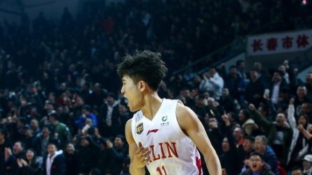 CBA 18/19赛季 吉林vs辽宁第四节：姜伟泽化身库昊三分命中将比赛拖入加时