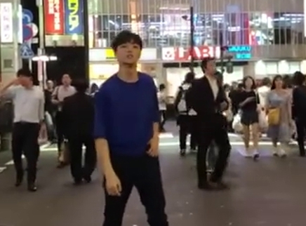 娱乐新鲜爆 陈立农500万粉丝福利！