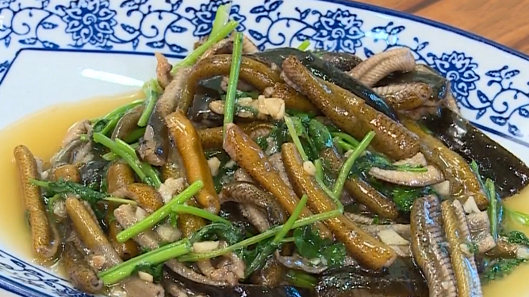 人气美食 紫藤路二十年本帮馆 招牌鳝丝配香菜