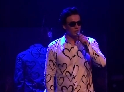 萧煌奇燃烧灵魂创作音乐