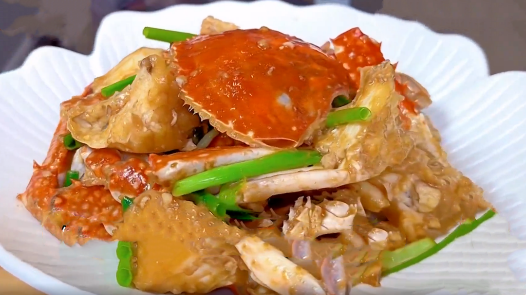 人气美食 梭子蟹正当季 葱姜炒制有技巧