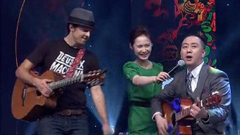 今晚80后脱口秀 王自健秀吉他 Mraz启动开挂模式