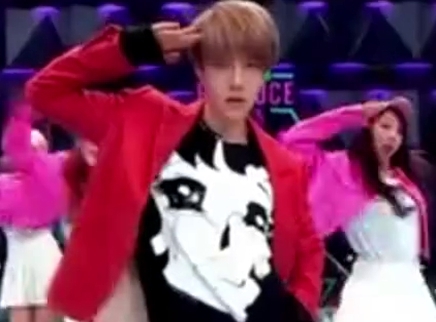 娱乐新鲜爆 王一博101主题曲舞台与练习对比