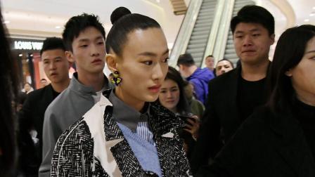 土豆娱乐快报 2018 2月 陈冠希娇妻秦舒培产后捞金 网友：发际线惊人